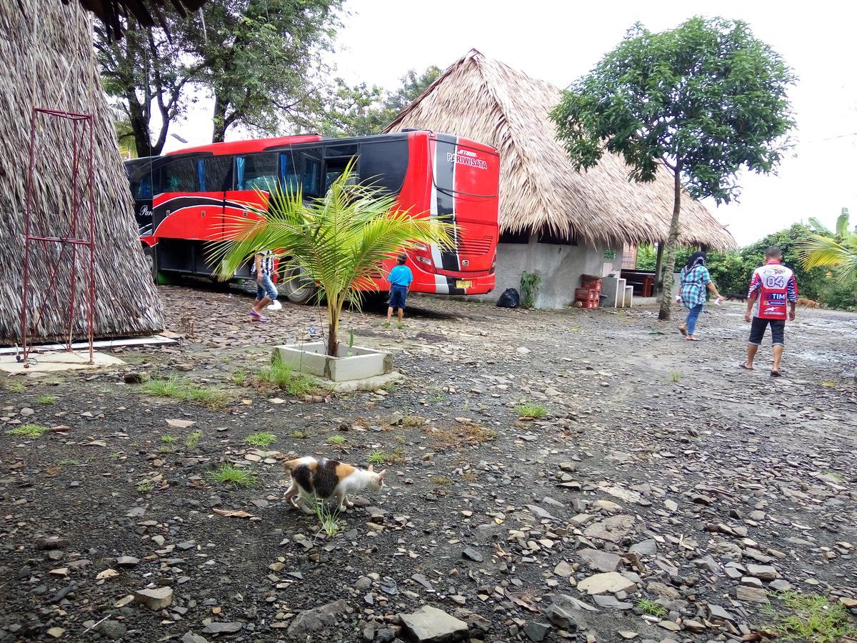 Bunar Tunggal Villa N Resto Anyer Buitenkant foto